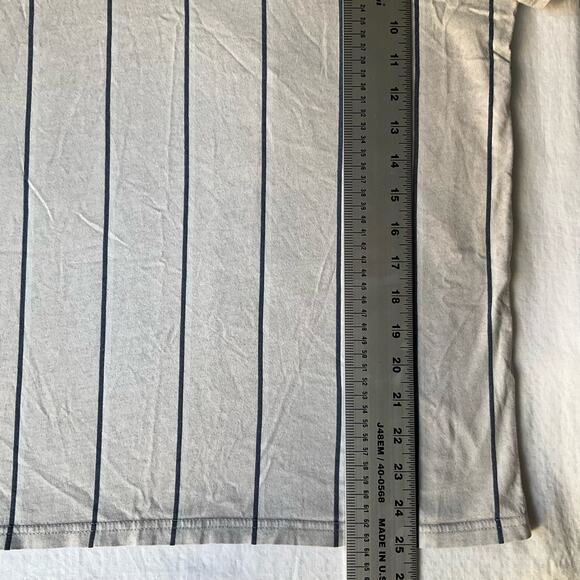 Hollister Women’s Short Sleeve Screw Neck T-shirt size M, Gray Stripes - Picture 4 of 6